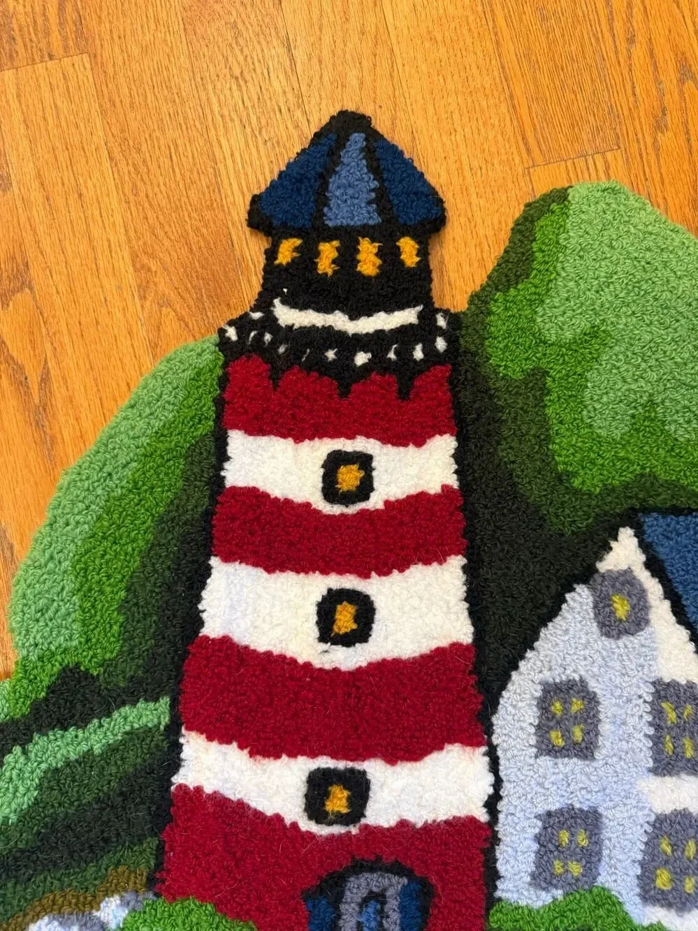 Lighthouse Tight Weave Area Rug EUC